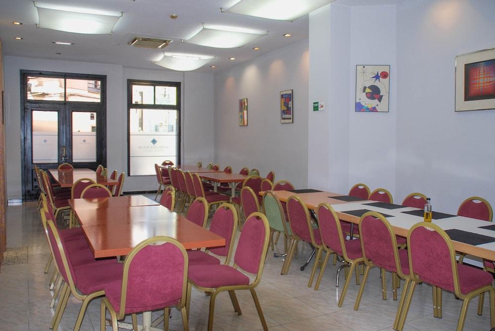 Faranda Pathos Gijon, Ascend Collection Hotel 3*
