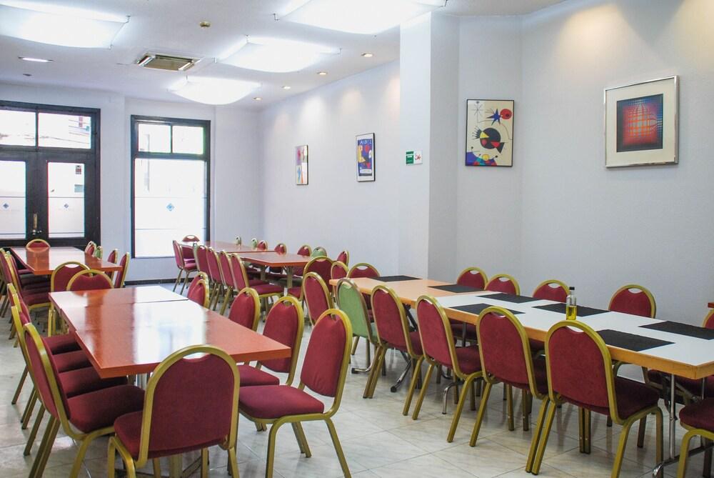 Faranda Pathos Gijon, Ascend Collection 3*